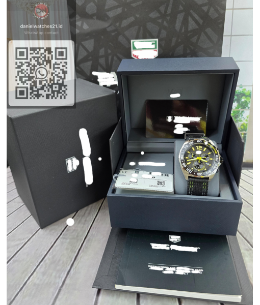 TAG HEUER F1 CHRONOGRAPH QUARTZ 43MM TEXTILE/KORF/2026